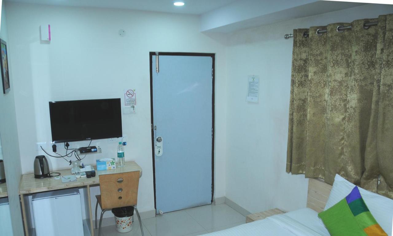 Hotel Pratz Inn Hyderabad Exterior foto