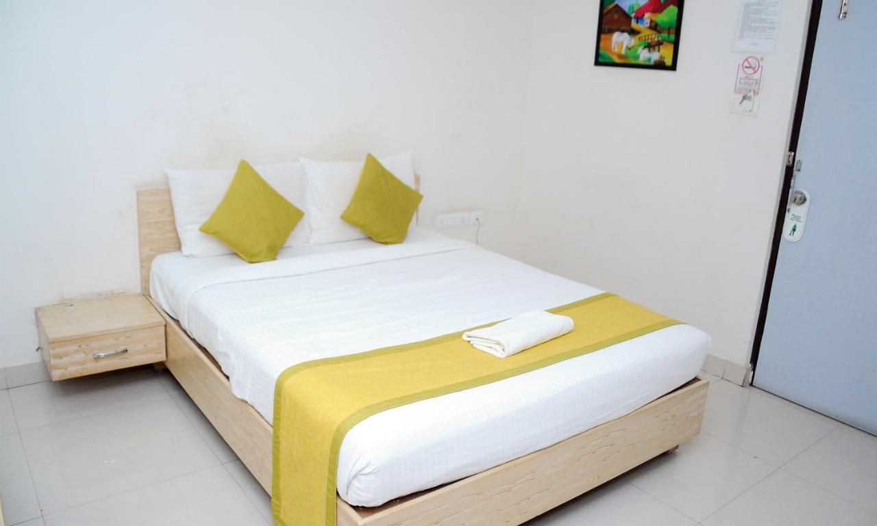 Hotel Pratz Inn Hyderabad Exterior foto